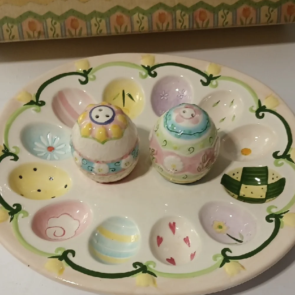 Decorative Egg Tray with Salt and Pepper Shakers